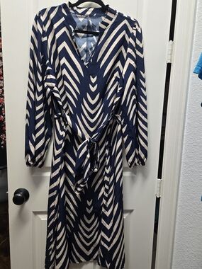 SHEIN Navy and Cream Chevron Wrap-Style Dress